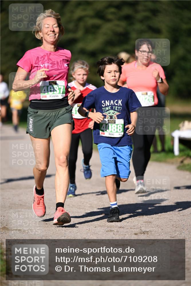 22.09.2024 - 32. Volkslauf durch das schöne Alstertal Dr. Thomas Lammeyer http://msf.ph/oto/7109208 22.09.2024 10:40:34 Laufen 42, 4037, 4088 meine-sportfotos.de