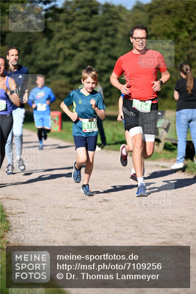 22.09.2024 - 32. Volkslauf durch das schöne Alstertal Dr. Thomas Lammeyer http://msf.ph/oto/7109256 22.09.2024 10:40:48 Laufen 4165, 4164 meine-sportfotos.de