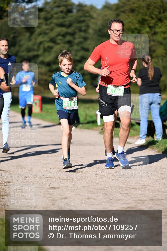22.09.2024 - 32. Volkslauf durch das schöne Alstertal Dr. Thomas Lammeyer http://msf.ph/oto/7109257 22.09.2024 10:40:48 Laufen 4165, 4164 meine-sportfotos.de