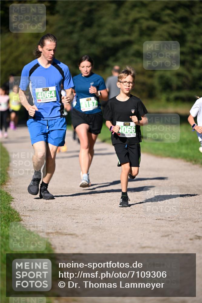 22.09.2024 - 32. Volkslauf durch das schöne Alstertal Dr. Thomas Lammeyer http://msf.ph/oto/7109306 22.09.2024 10:40:59 Laufen 4064, 4157, 1066 meine-sportfotos.de