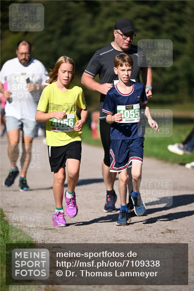 22.09.2024 - 32. Volkslauf durch das schöne Alstertal Dr. Thomas Lammeyer http://msf.ph/oto/7109338 22.09.2024 10:41:12 Laufen 4056, 4055 meine-sportfotos.de