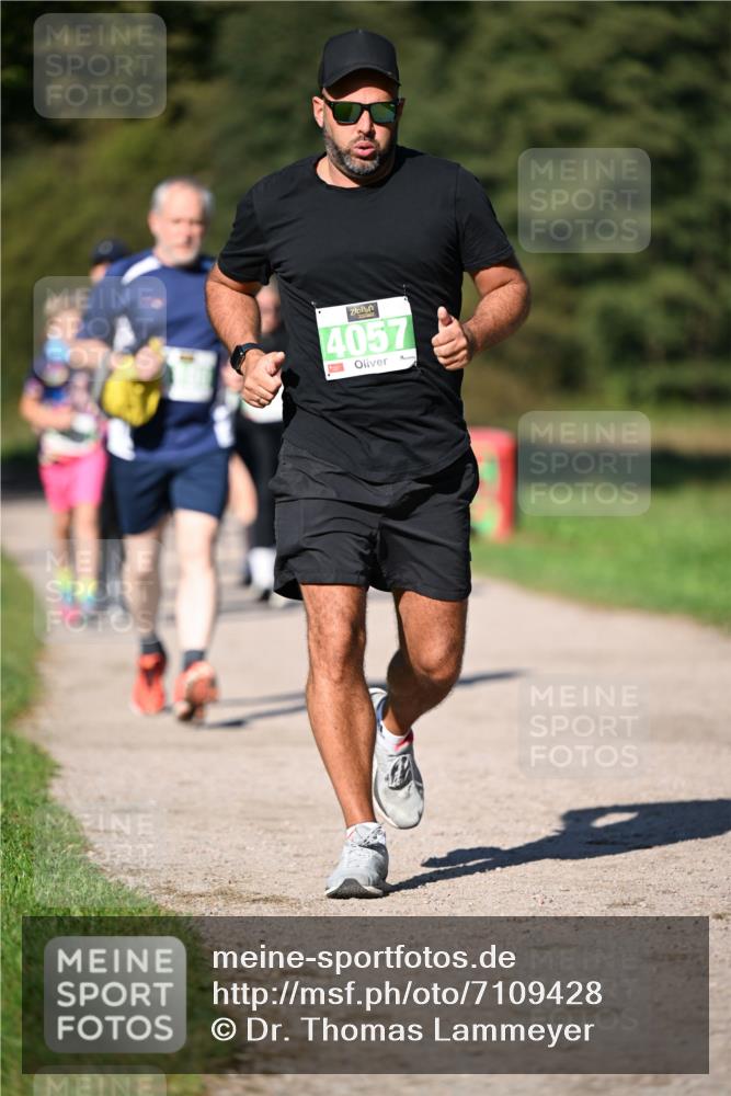 22.09.2024 - 32. Volkslauf durch das schöne Alstertal Dr. Thomas Lammeyer http://msf.ph/oto/7109428 22.09.2024 10:41:32 Laufen 4057 meine-sportfotos.de