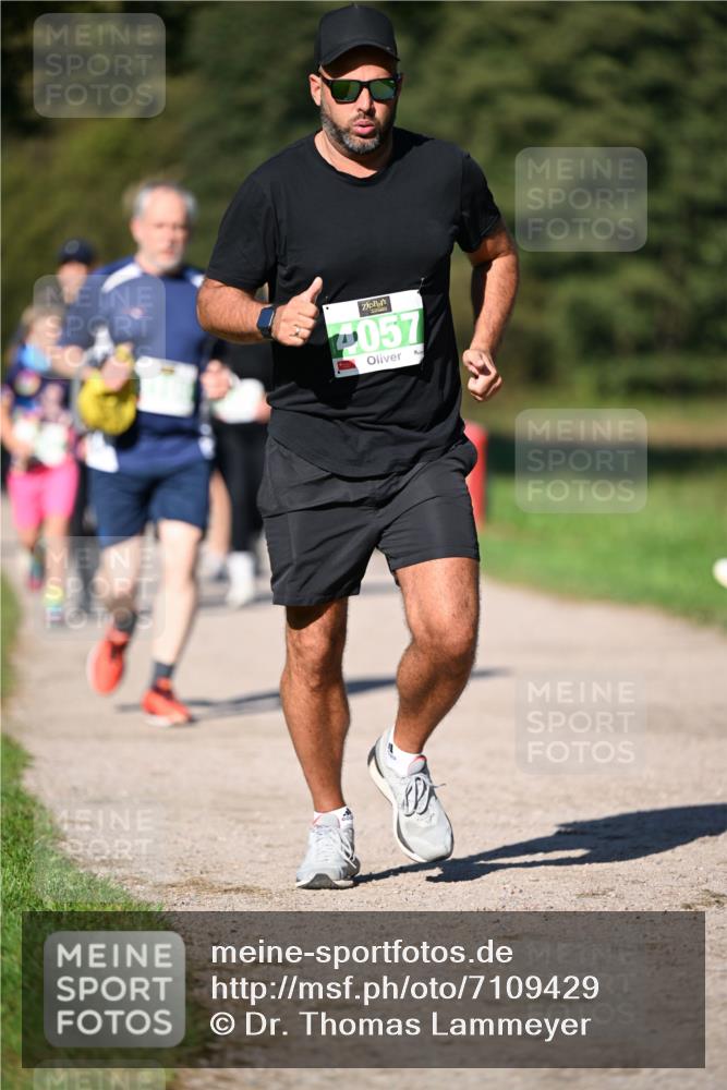 22.09.2024 - 32. Volkslauf durch das schöne Alstertal Dr. Thomas Lammeyer http://msf.ph/oto/7109429 22.09.2024 10:41:32 Laufen 057 meine-sportfotos.de