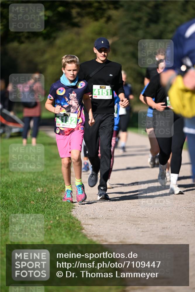 22.09.2024 - 32. Volkslauf durch das schöne Alstertal Dr. Thomas Lammeyer http://msf.ph/oto/7109447 22.09.2024 10:41:35 Laufen 4152, 4151 meine-sportfotos.de