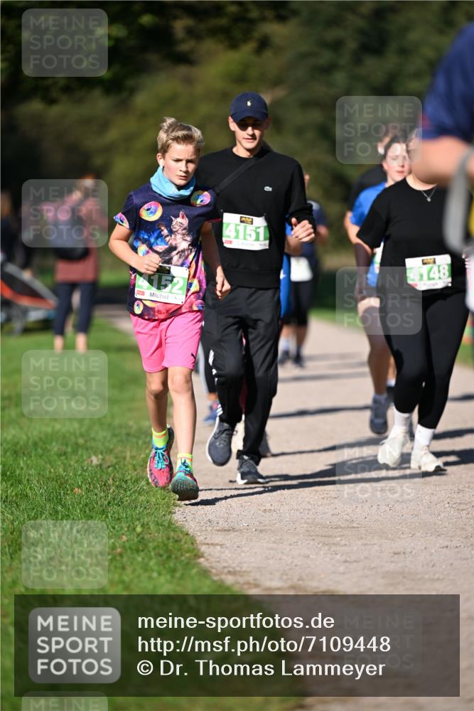 22.09.2024 - 32. Volkslauf durch das schöne Alstertal Dr. Thomas Lammeyer http://msf.ph/oto/7109448 22.09.2024 10:41:35 Laufen 4152, 4151, 4148 meine-sportfotos.de