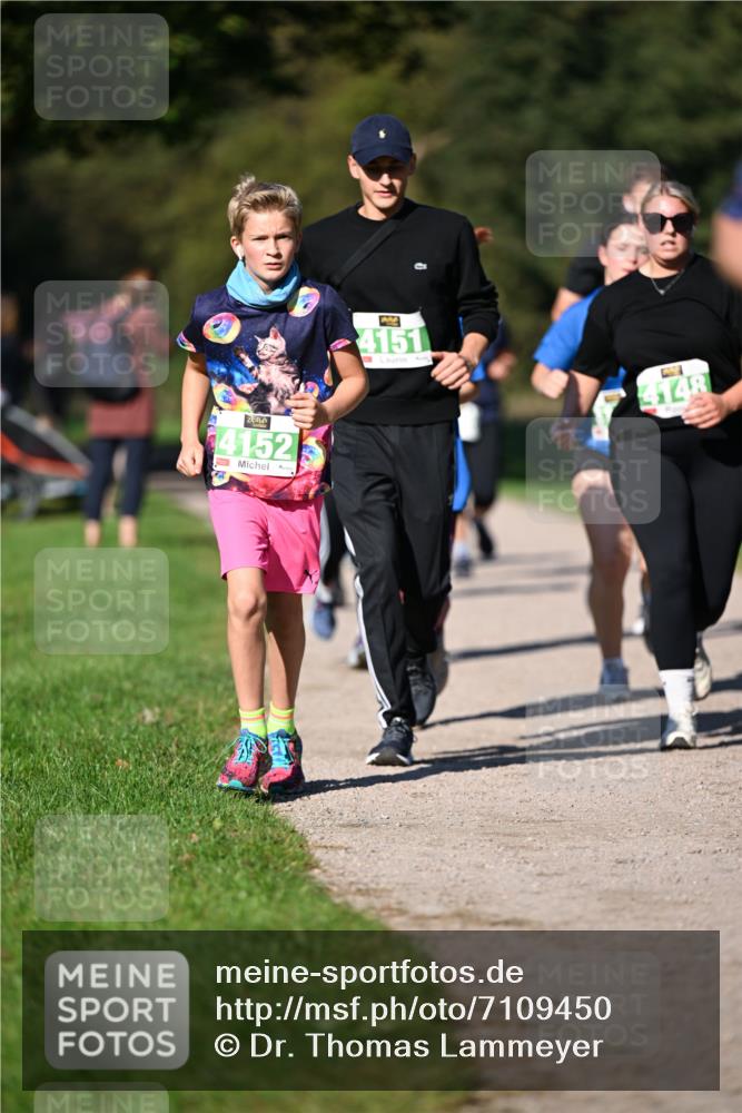 22.09.2024 - 32. Volkslauf durch das schöne Alstertal Dr. Thomas Lammeyer http://msf.ph/oto/7109450 22.09.2024 10:41:35 Laufen 4152, 4151, 3, 4148 meine-sportfotos.de