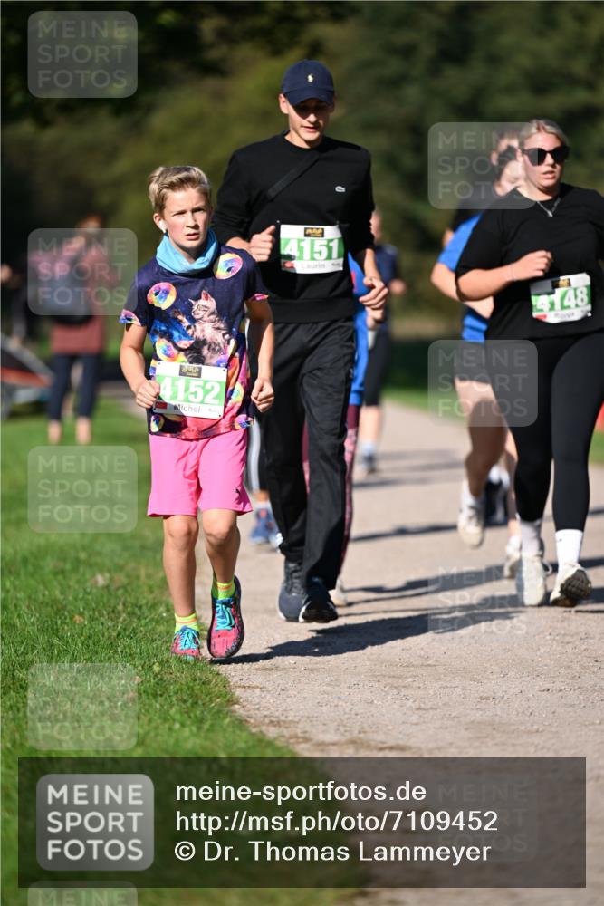 22.09.2024 - 32. Volkslauf durch das schöne Alstertal Dr. Thomas Lammeyer http://msf.ph/oto/7109452 22.09.2024 10:41:36 Laufen 4152, 4151, 4148 meine-sportfotos.de