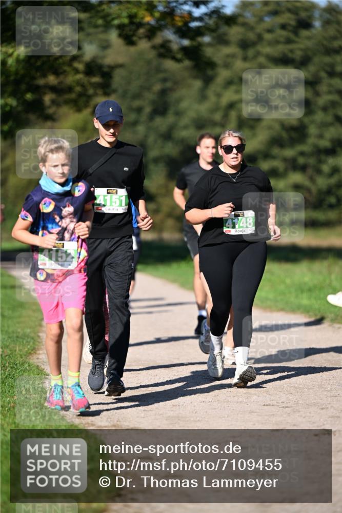 22.09.2024 - 32. Volkslauf durch das schöne Alstertal Dr. Thomas Lammeyer http://msf.ph/oto/7109455 22.09.2024 10:41:37 Laufen 4152, 4151, 4148 meine-sportfotos.de