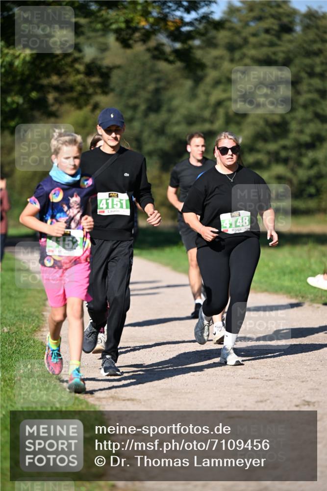 22.09.2024 - 32. Volkslauf durch das schöne Alstertal Dr. Thomas Lammeyer http://msf.ph/oto/7109456 22.09.2024 10:41:37 Laufen 15, 4151, 4148 meine-sportfotos.de