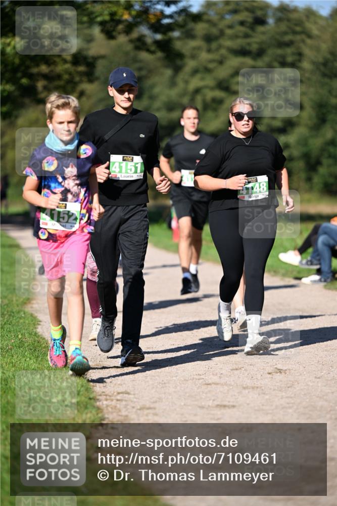 22.09.2024 - 32. Volkslauf durch das schöne Alstertal Dr. Thomas Lammeyer http://msf.ph/oto/7109461 22.09.2024 10:41:37 Laufen 4152, 4151, 4148 meine-sportfotos.de