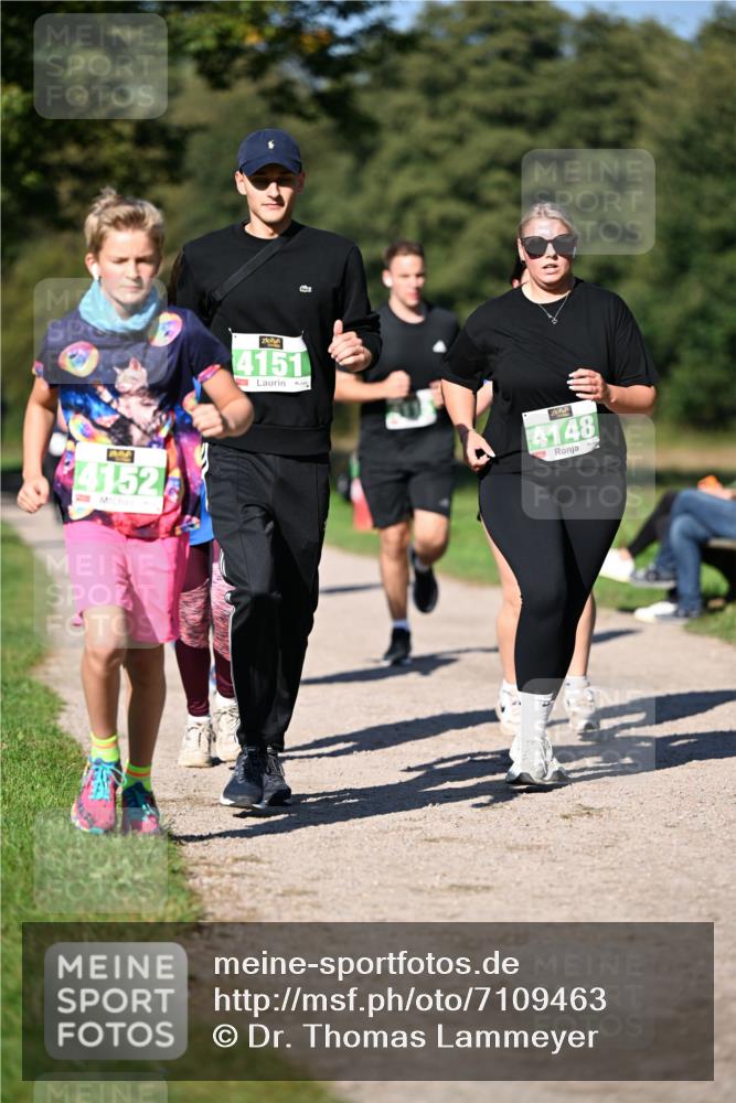 22.09.2024 - 32. Volkslauf durch das schöne Alstertal Dr. Thomas Lammeyer http://msf.ph/oto/7109463 22.09.2024 10:41:38 Laufen 4152, 4151, 4148 meine-sportfotos.de