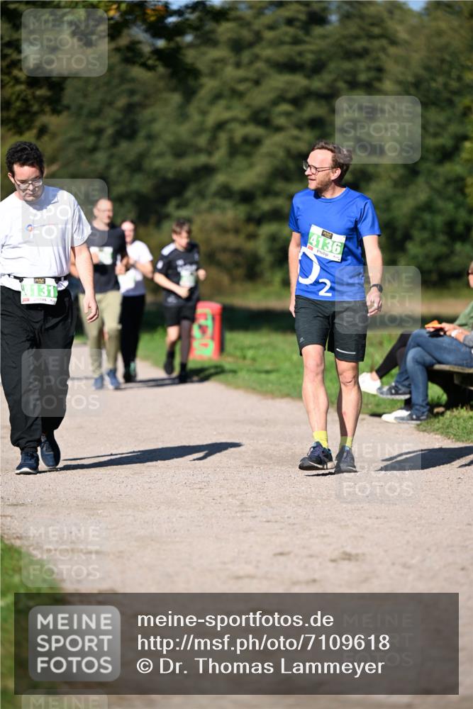 22.09.2024 - 32. Volkslauf durch das schöne Alstertal Dr. Thomas Lammeyer http://msf.ph/oto/7109618 22.09.2024 10:42:17 Laufen 4131, 4136 meine-sportfotos.de