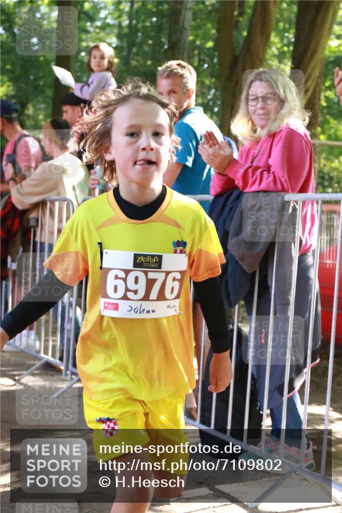 22.09.2024 - 32. Volkslauf durch das schöne Alstertal H.Heesch http://msf.ph/oto/7109802 22.09.2024 10:42:58 Ziel  meine-sportfotos.de