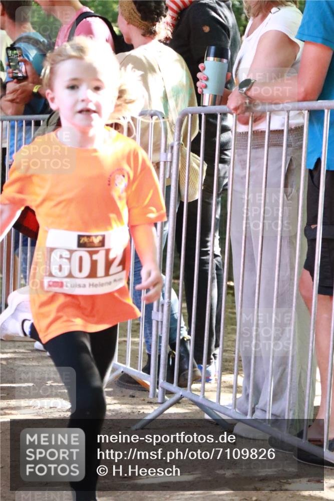 22.09.2024 - 32. Volkslauf durch das schöne Alstertal H.Heesch http://msf.ph/oto/7109826 22.09.2024 10:43:06 Ziel  meine-sportfotos.de
