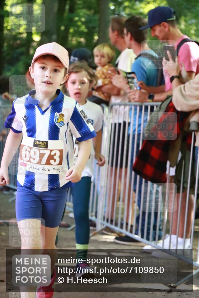22.09.2024 - 32. Volkslauf durch das schöne Alstertal H.Heesch http://msf.ph/oto/7109850 22.09.2024 10:43:19 Ziel  meine-sportfotos.de