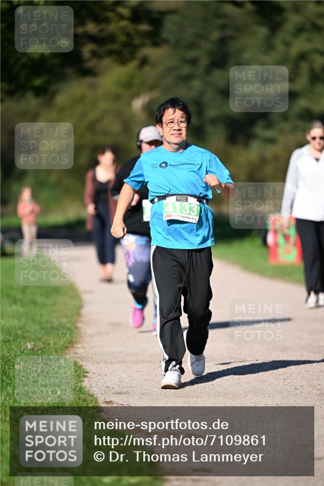 22.09.2024 - 32. Volkslauf durch das schöne Alstertal Dr. Thomas Lammeyer http://msf.ph/oto/7109861 22.09.2024 10:43:47 Laufen 4133 meine-sportfotos.de