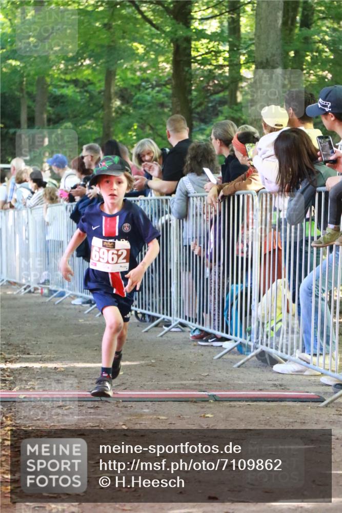 22.09.2024 - 32. Volkslauf durch das schöne Alstertal H.Heesch http://msf.ph/oto/7109862 22.09.2024 10:43:27 Ziel  meine-sportfotos.de