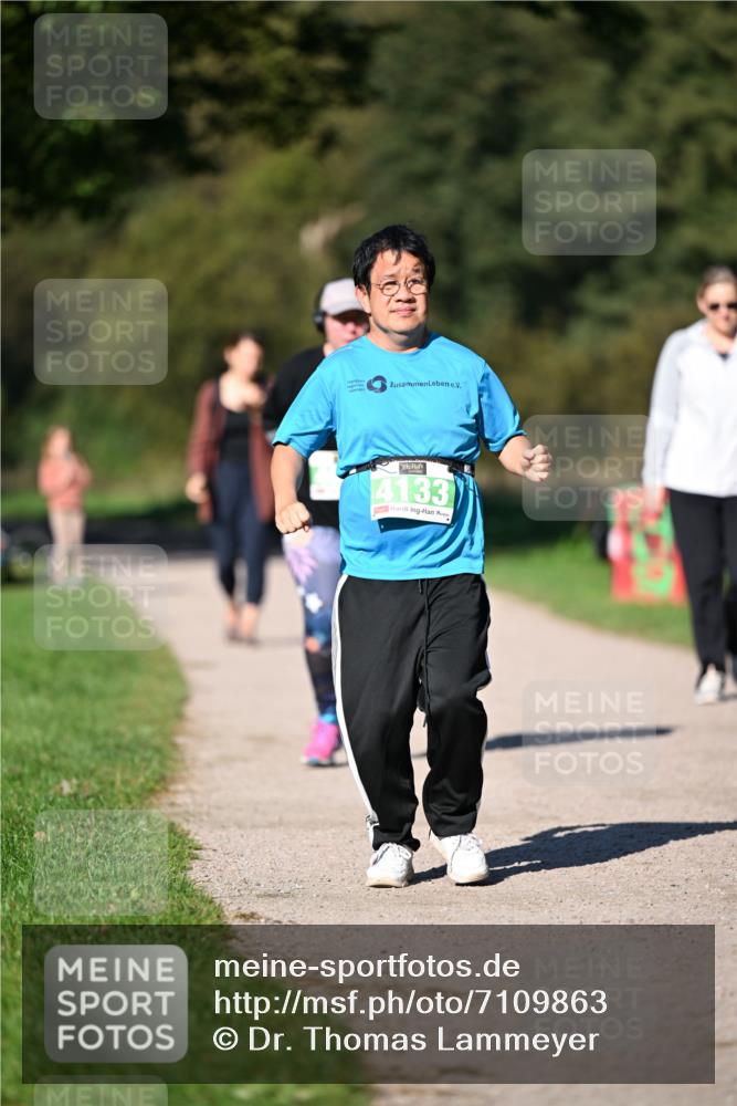 22.09.2024 - 32. Volkslauf durch das schöne Alstertal Dr. Thomas Lammeyer http://msf.ph/oto/7109863 22.09.2024 10:43:47 Laufen 4133 meine-sportfotos.de