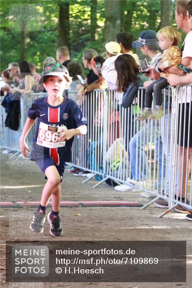 22.09.2024 - 32. Volkslauf durch das schöne Alstertal H.Heesch http://msf.ph/oto/7109869 22.09.2024 10:43:27 Ziel  meine-sportfotos.de