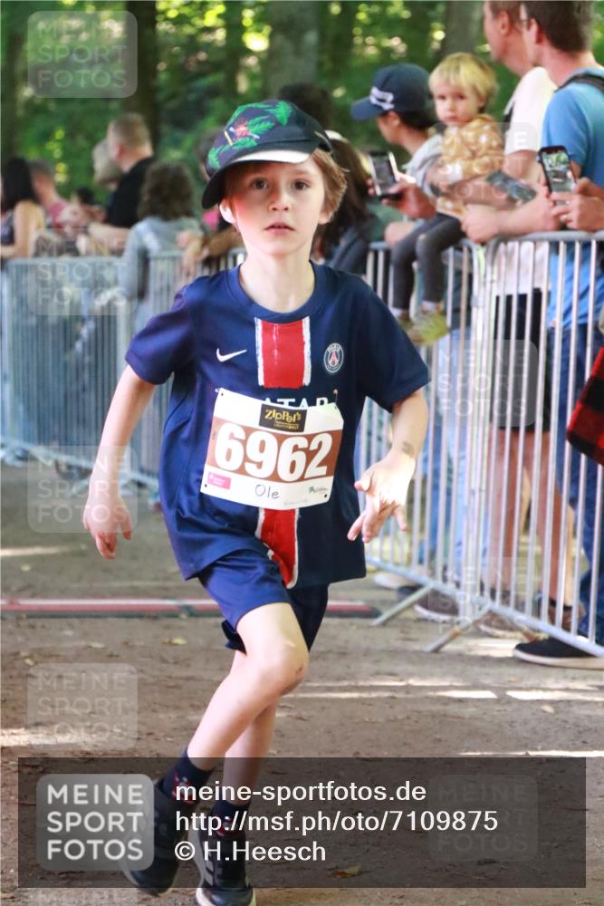 22.09.2024 - 32. Volkslauf durch das schöne Alstertal H.Heesch http://msf.ph/oto/7109875 22.09.2024 10:43:28 Ziel  meine-sportfotos.de