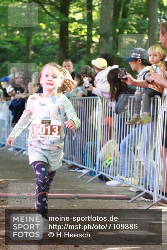 22.09.2024 - 32. Volkslauf durch das schöne Alstertal H.Heesch http://msf.ph/oto/7109886 22.09.2024 10:43:30 Ziel  meine-sportfotos.de