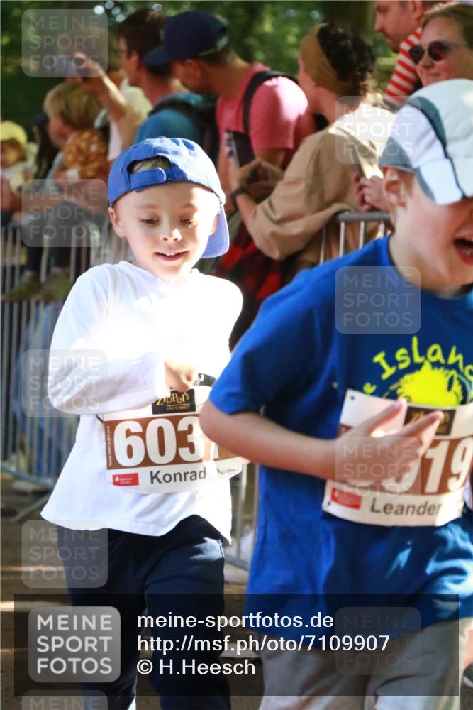22.09.2024 - 32. Volkslauf durch das schöne Alstertal H.Heesch http://msf.ph/oto/7109907 22.09.2024 10:43:37 Ziel  meine-sportfotos.de