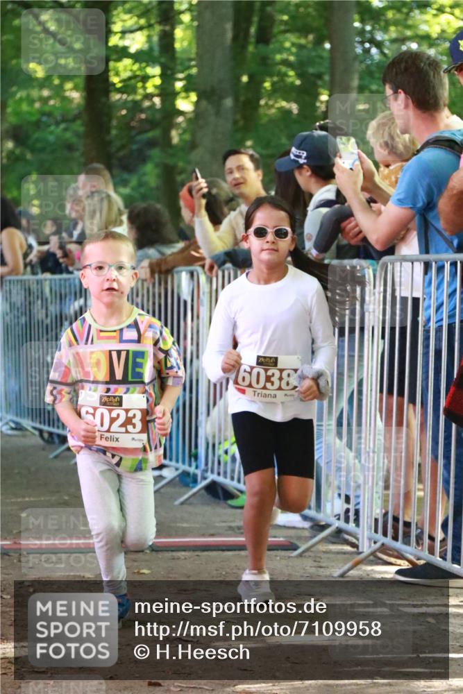 22.09.2024 - 32. Volkslauf durch das schöne Alstertal H.Heesch http://msf.ph/oto/7109958 22.09.2024 10:43:48 Ziel  meine-sportfotos.de