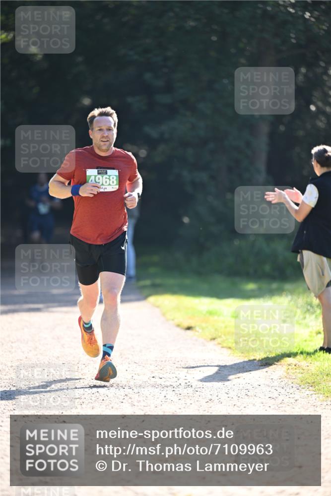 22.09.2024 - 32. Volkslauf durch das schöne Alstertal Dr. Thomas Lammeyer http://msf.ph/oto/7109963 22.09.2024 10:48:48 Laufen 4968 meine-sportfotos.de
