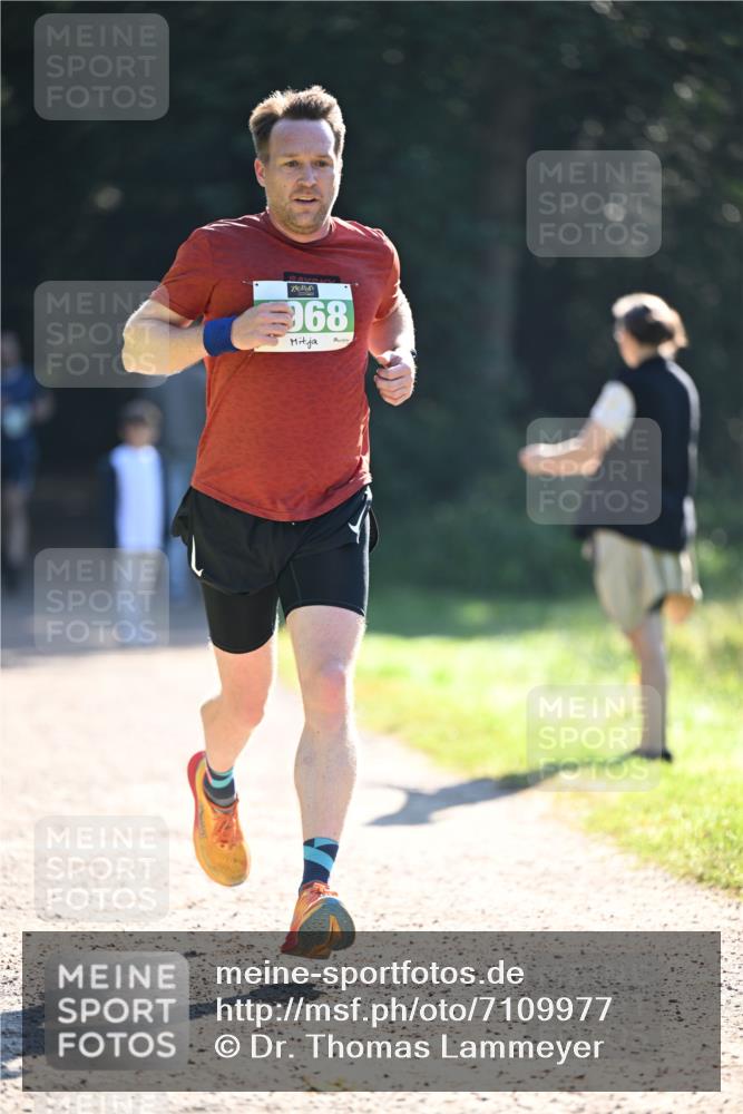 22.09.2024 - 32. Volkslauf durch das schöne Alstertal Dr. Thomas Lammeyer http://msf.ph/oto/7109977 22.09.2024 10:48:49 Laufen 968 meine-sportfotos.de