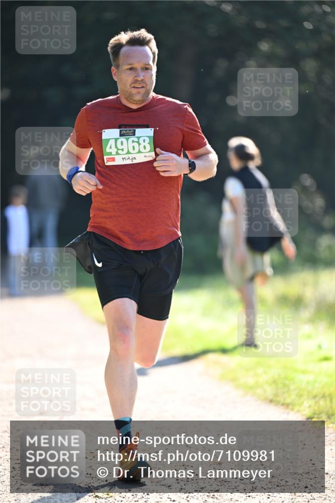 22.09.2024 - 32. Volkslauf durch das schöne Alstertal Dr. Thomas Lammeyer http://msf.ph/oto/7109981 22.09.2024 10:48:50 Laufen 4968 meine-sportfotos.de