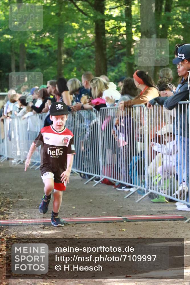 22.09.2024 - 32. Volkslauf durch das schöne Alstertal H.Heesch http://msf.ph/oto/7109997 22.09.2024 10:44:00 Ziel  meine-sportfotos.de