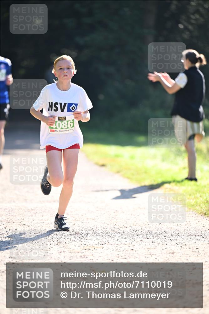22.09.2024 - 32. Volkslauf durch das schöne Alstertal Dr. Thomas Lammeyer http://msf.ph/oto/7110019 22.09.2024 10:49:11 Laufen 086 meine-sportfotos.de