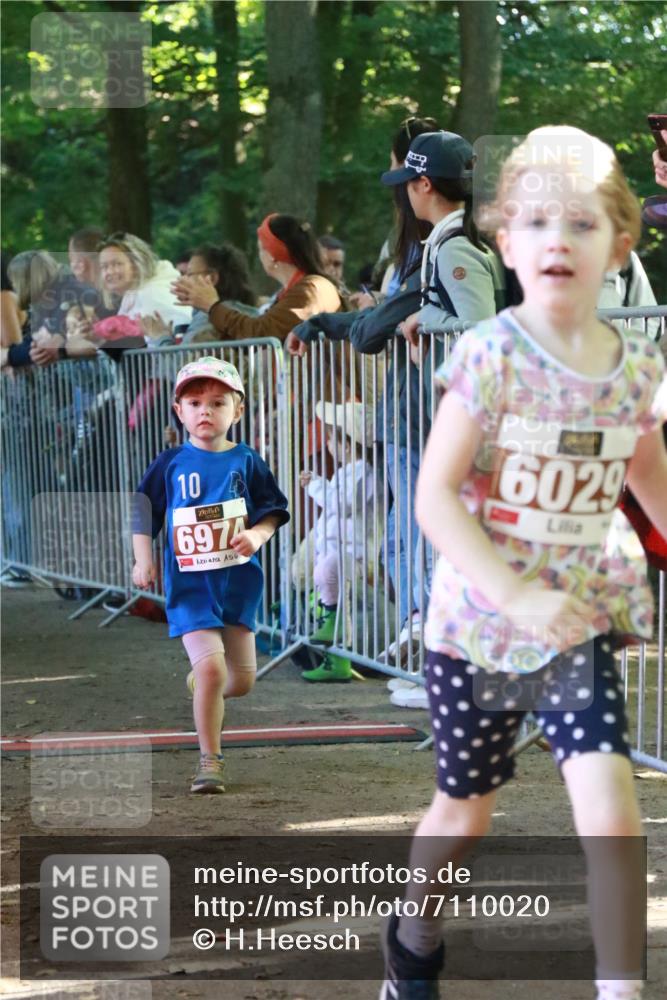 22.09.2024 - 32. Volkslauf durch das schöne Alstertal H.Heesch http://msf.ph/oto/7110020 22.09.2024 10:44:05 Ziel  meine-sportfotos.de