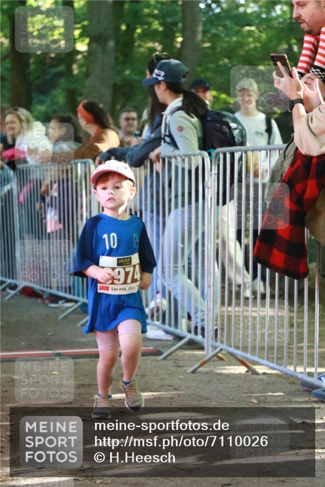 22.09.2024 - 32. Volkslauf durch das schöne Alstertal H.Heesch http://msf.ph/oto/7110026 22.09.2024 10:44:05 Ziel  meine-sportfotos.de