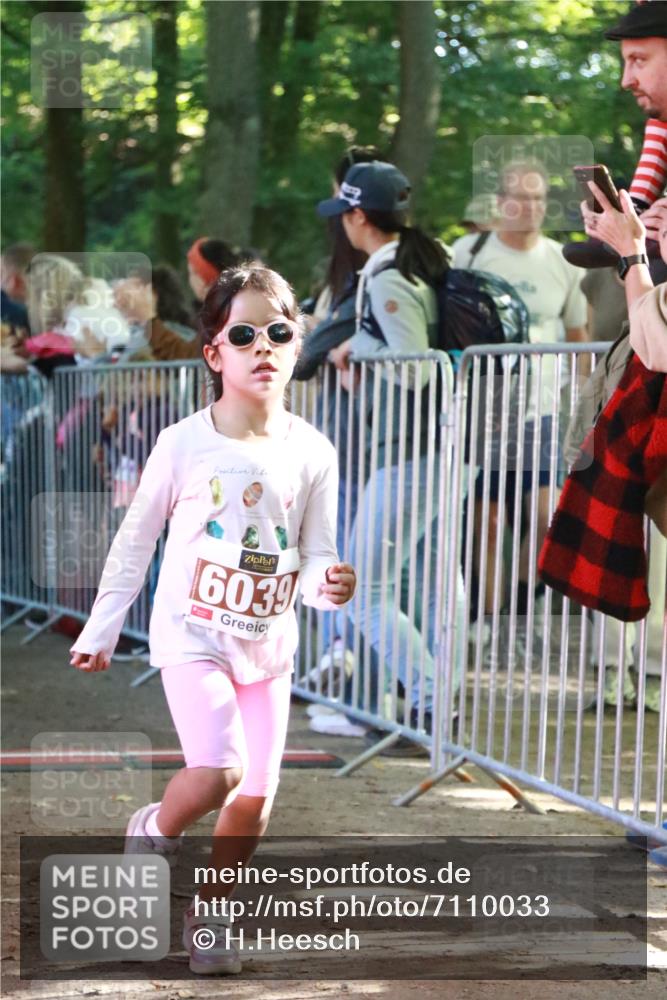 22.09.2024 - 32. Volkslauf durch das schöne Alstertal H.Heesch http://msf.ph/oto/7110033 22.09.2024 10:44:07 Ziel  meine-sportfotos.de