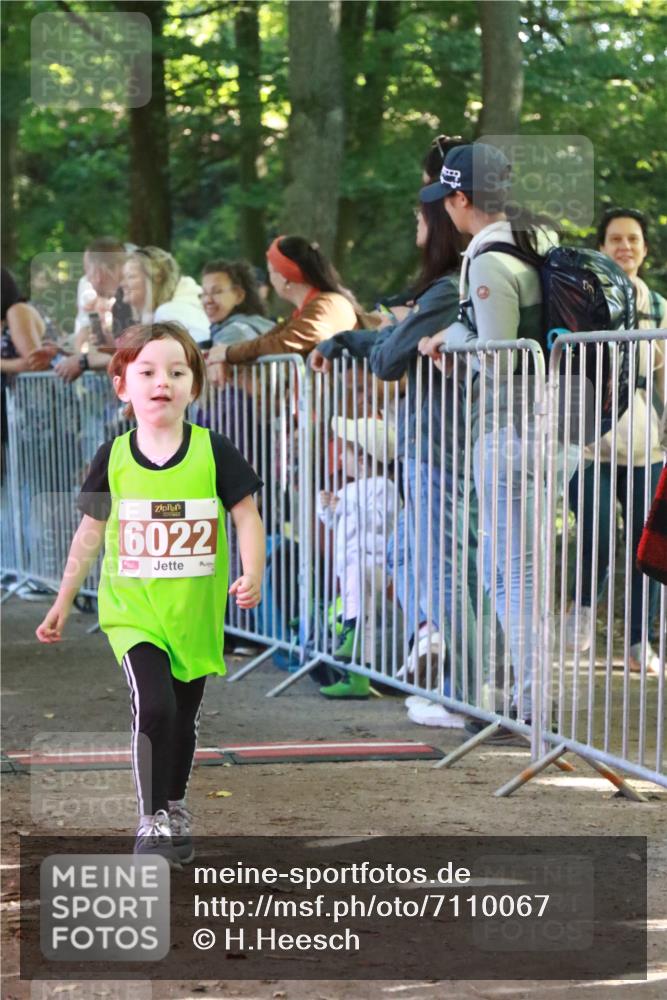 22.09.2024 - 32. Volkslauf durch das schöne Alstertal H.Heesch http://msf.ph/oto/7110067 22.09.2024 10:44:17 Ziel  meine-sportfotos.de