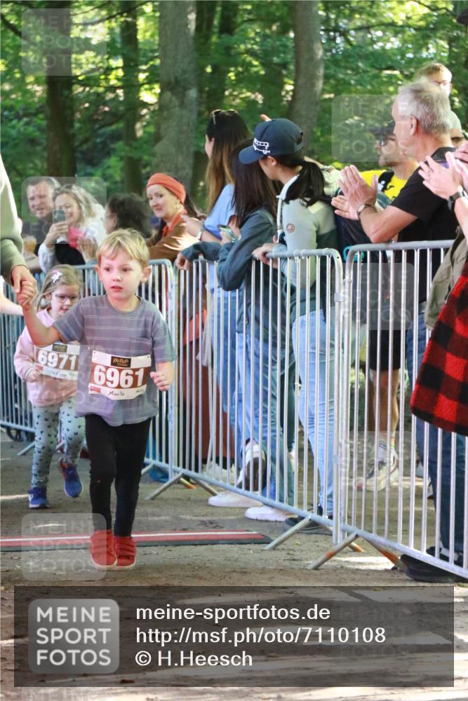 22.09.2024 - 32. Volkslauf durch das schöne Alstertal H.Heesch http://msf.ph/oto/7110108 22.09.2024 10:44:29 Ziel  meine-sportfotos.de