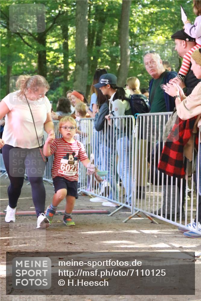 22.09.2024 - 32. Volkslauf durch das schöne Alstertal H.Heesch http://msf.ph/oto/7110125 22.09.2024 10:44:43 Ziel  meine-sportfotos.de