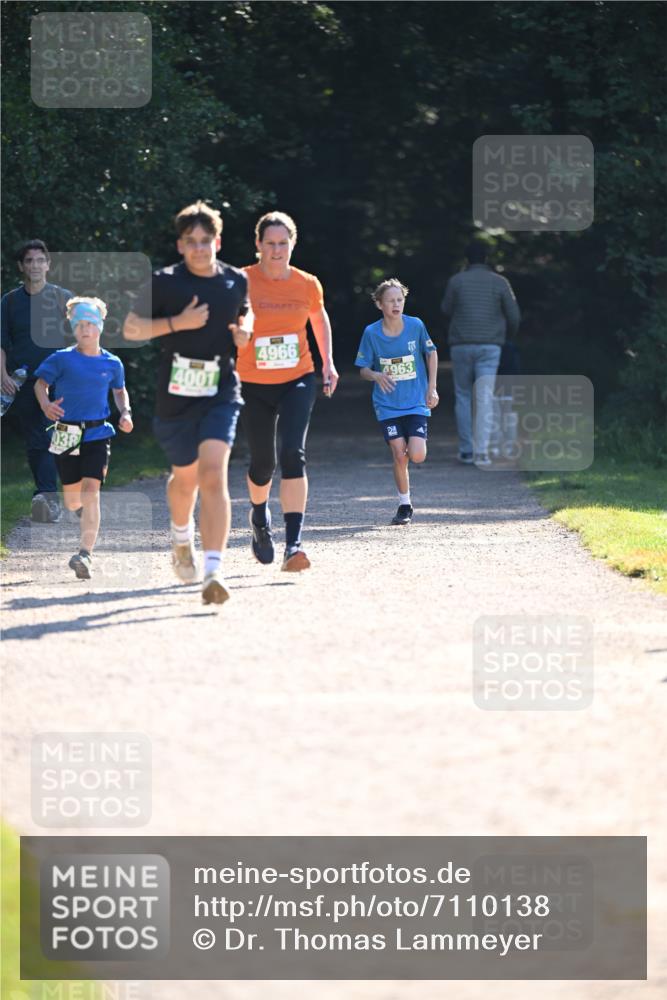 22.09.2024 - 32. Volkslauf durch das schöne Alstertal Dr. Thomas Lammeyer http://msf.ph/oto/7110138 22.09.2024 10:49:33 Laufen 038, 4001, 4966, 4963 meine-sportfotos.de
