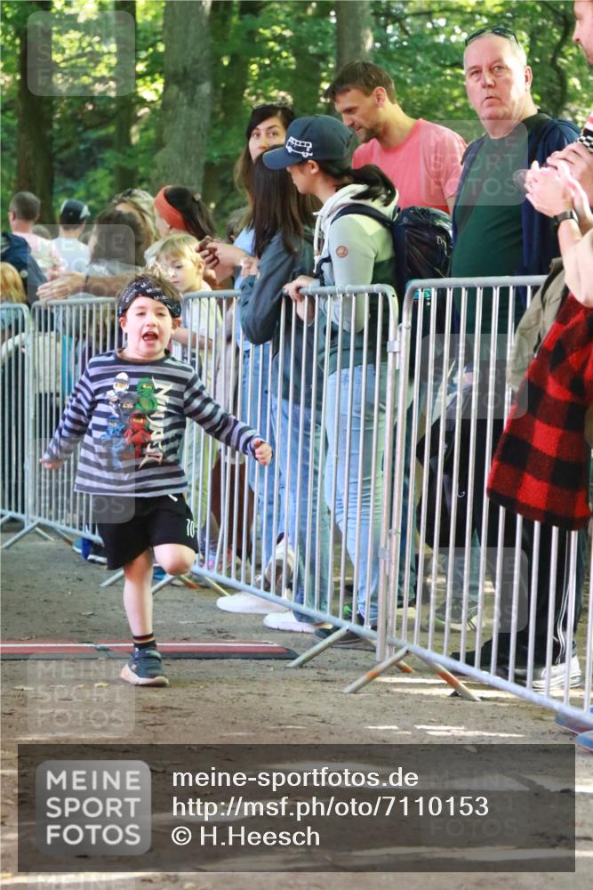 22.09.2024 - 32. Volkslauf durch das schöne Alstertal H.Heesch http://msf.ph/oto/7110153 22.09.2024 10:44:46 Ziel  meine-sportfotos.de