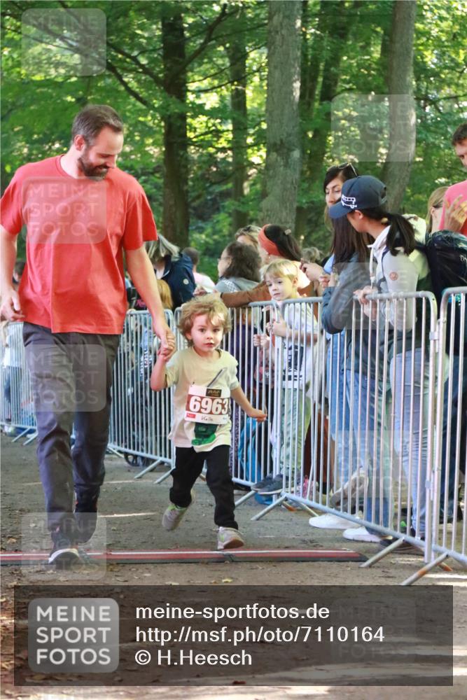 22.09.2024 - 32. Volkslauf durch das schöne Alstertal H.Heesch http://msf.ph/oto/7110164 22.09.2024 10:44:49 Ziel 5037 meine-sportfotos.de
