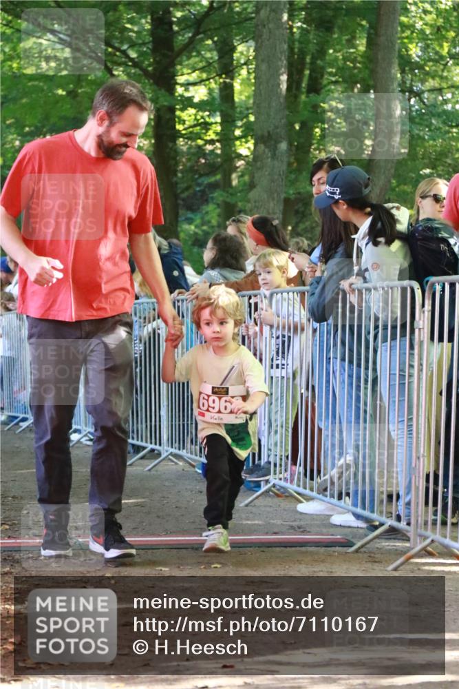 22.09.2024 - 32. Volkslauf durch das schöne Alstertal H.Heesch http://msf.ph/oto/7110167 22.09.2024 10:44:49 Ziel 5037 meine-sportfotos.de