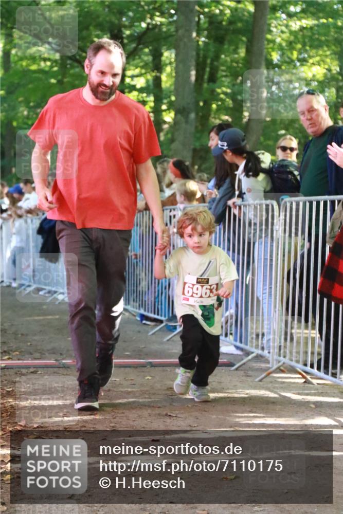 22.09.2024 - 32. Volkslauf durch das schöne Alstertal H.Heesch http://msf.ph/oto/7110175 22.09.2024 10:44:50 Ziel 5037 meine-sportfotos.de