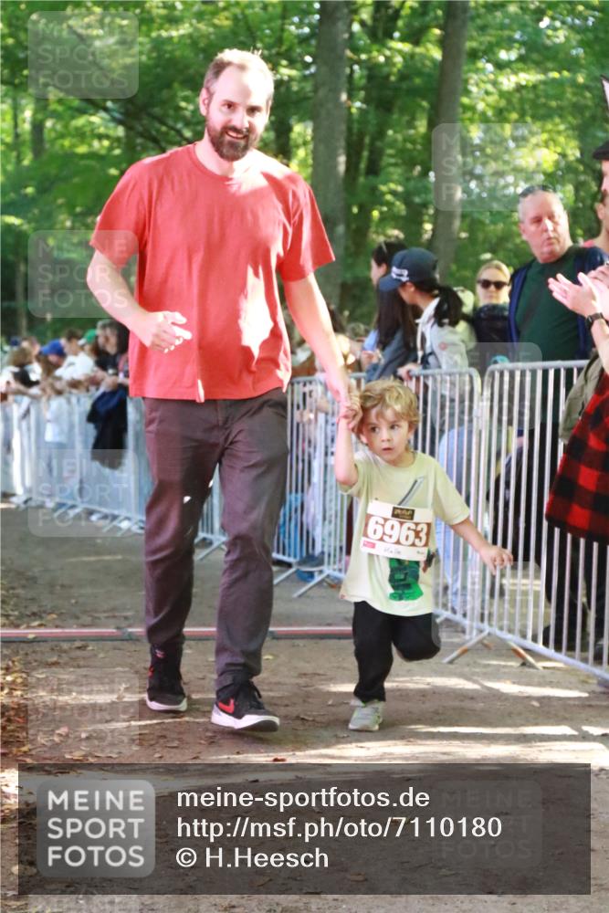 22.09.2024 - 32. Volkslauf durch das schöne Alstertal H.Heesch http://msf.ph/oto/7110180 22.09.2024 10:44:50 Ziel 5037 meine-sportfotos.de