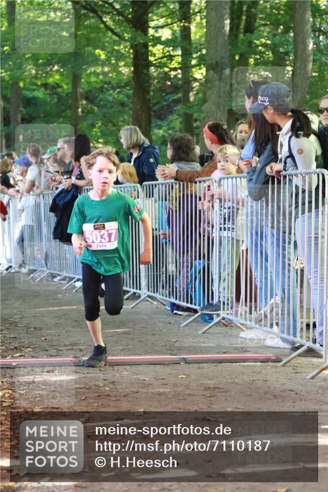 22.09.2024 - 32. Volkslauf durch das schöne Alstertal H.Heesch http://msf.ph/oto/7110187 22.09.2024 10:44:53 Ziel 5034, 5037 meine-sportfotos.de