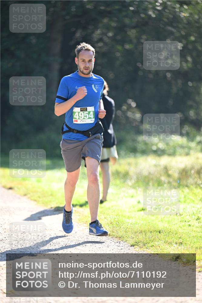 22.09.2024 - 32. Volkslauf durch das schöne Alstertal Dr. Thomas Lammeyer http://msf.ph/oto/7110192 22.09.2024 10:50:01 Laufen 4954 meine-sportfotos.de
