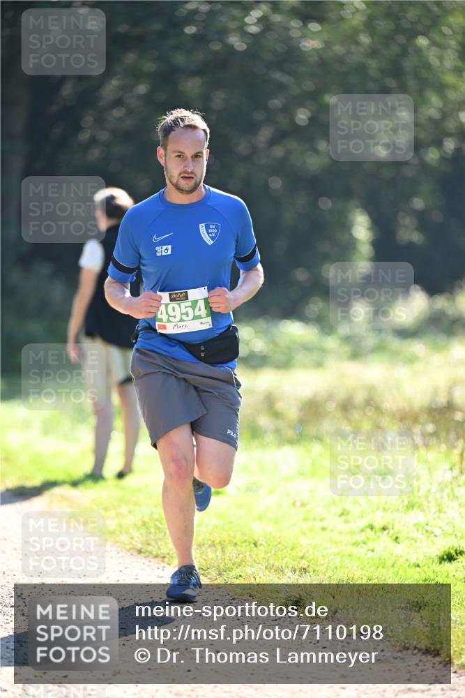 22.09.2024 - 32. Volkslauf durch das schöne Alstertal Dr. Thomas Lammeyer http://msf.ph/oto/7110198 22.09.2024 10:50:02 Laufen 6, 1920, 4954 meine-sportfotos.de