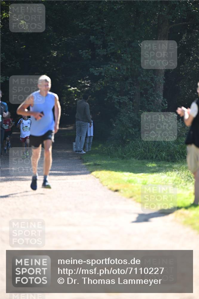 22.09.2024 - 32. Volkslauf durch das schöne Alstertal Dr. Thomas Lammeyer http://msf.ph/oto/7110227 22.09.2024 10:50:09 Laufen 023 meine-sportfotos.de
