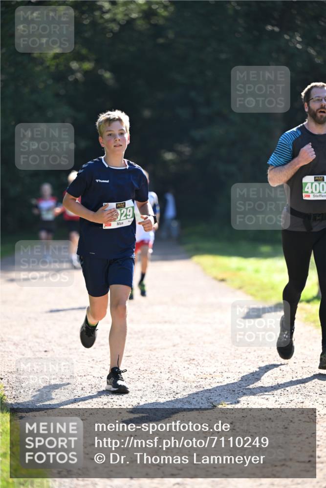 22.09.2024 - 32. Volkslauf durch das schöne Alstertal Dr. Thomas Lammeyer http://msf.ph/oto/7110249 22.09.2024 10:50:16 Laufen 29, 400 meine-sportfotos.de
