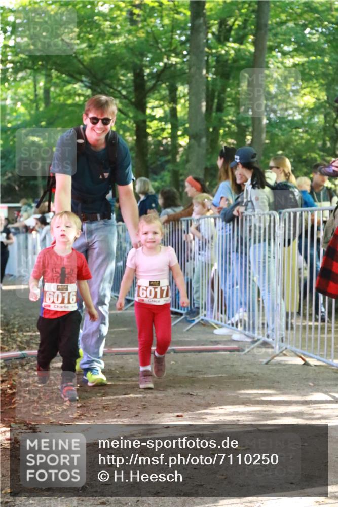 22.09.2024 - 32. Volkslauf durch das schöne Alstertal H.Heesch http://msf.ph/oto/7110250 22.09.2024 10:45:02 Ziel 5034, 5038 meine-sportfotos.de
